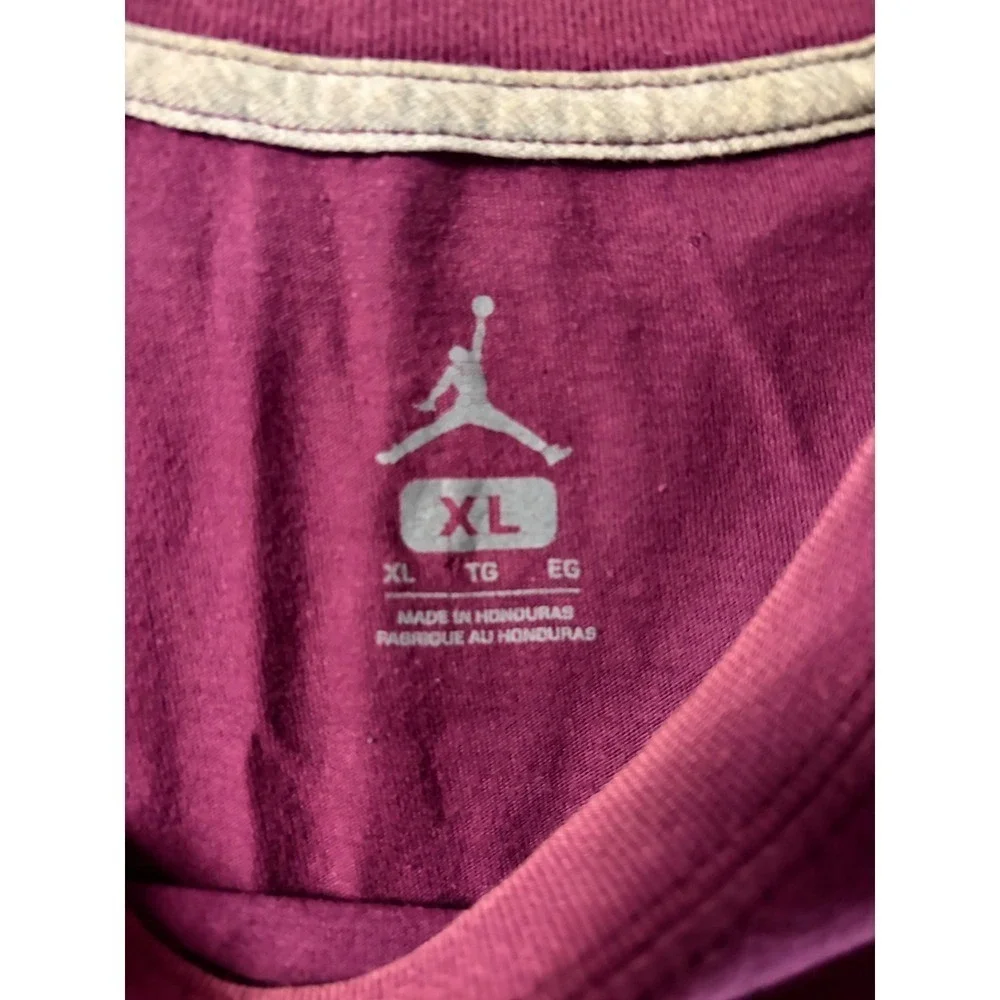 Jordan Brand Mens XL‎ Maroon Graphic T-Shirt Jumpman Elephant Print Burgundy
